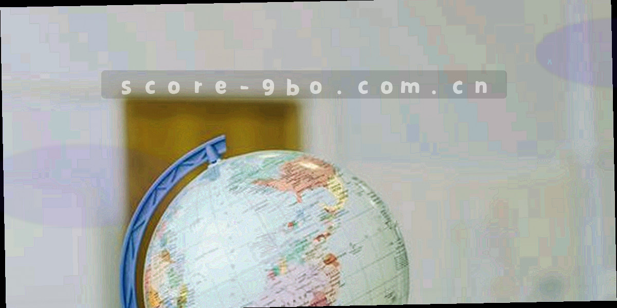 抽象数据网格与锁形线条叠合的图形，绿色与蓝色线条交织成封闭结构